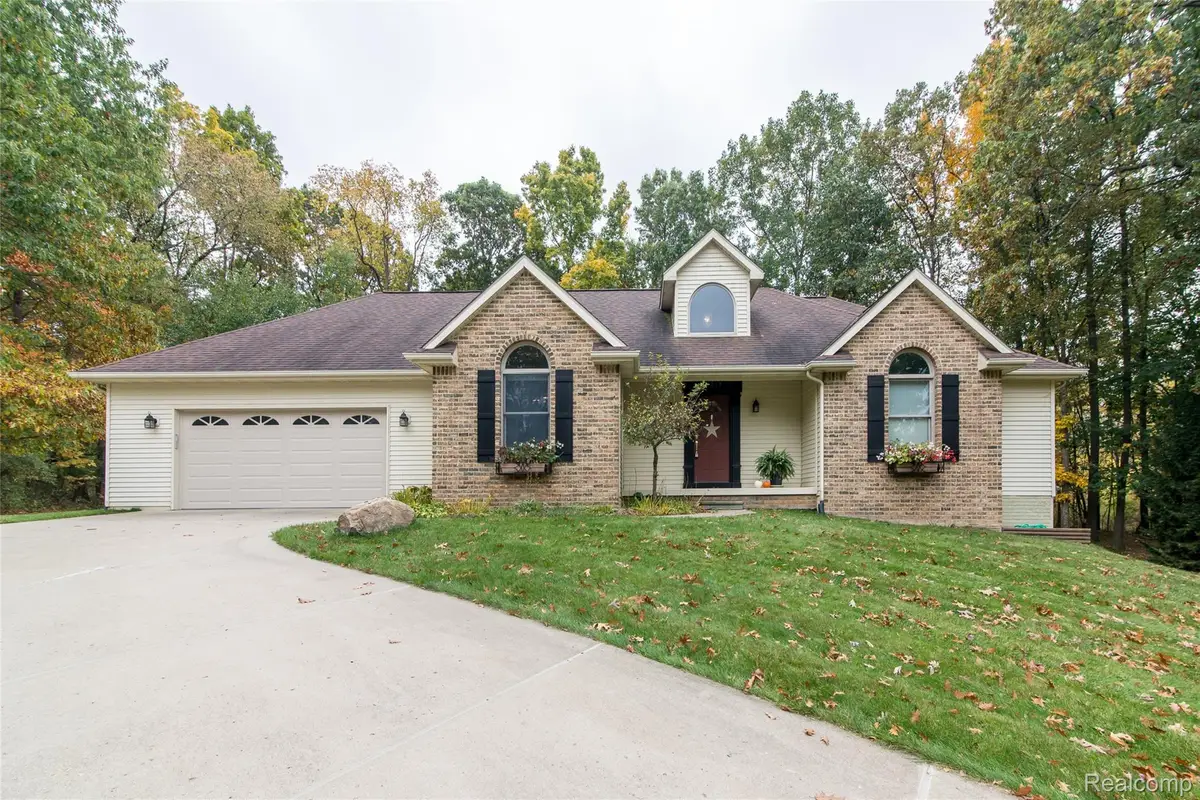 10315 Denton Creek DR, Fenton, MI 48430 - #1