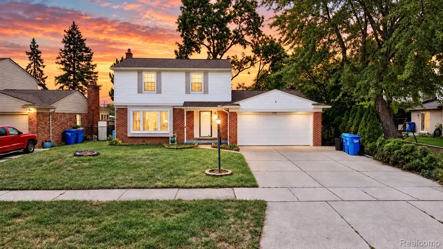 4728 Stilwell DR, Warren, MI 48092 - #2