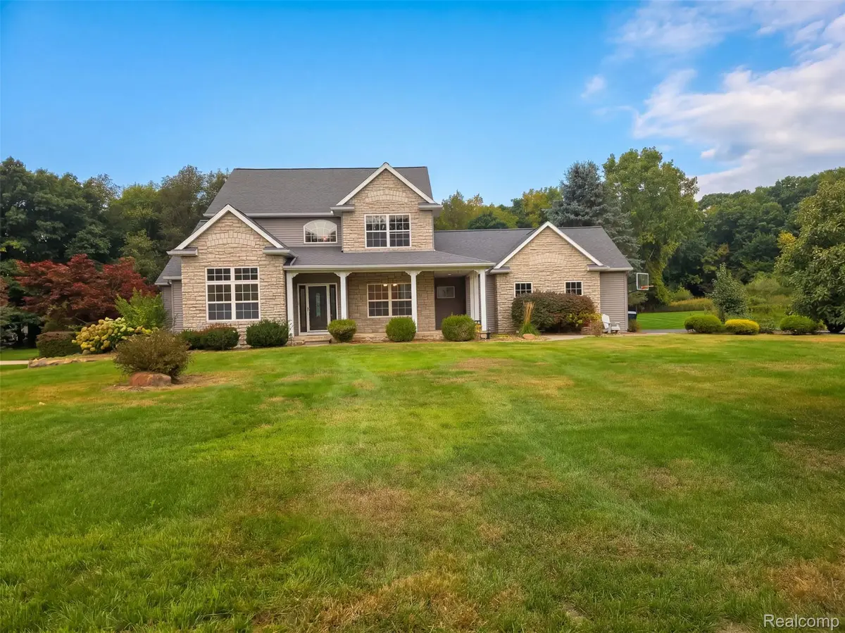 4404 Sundance CIR, Howell, MI 48843 - #1
