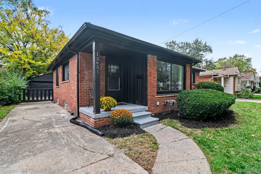 13651 Allan AVE, Oak Park, MI 48237 - #2