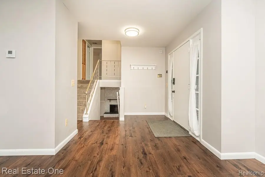 3290 Wolverine DR, Troy, MI 48083 - #2