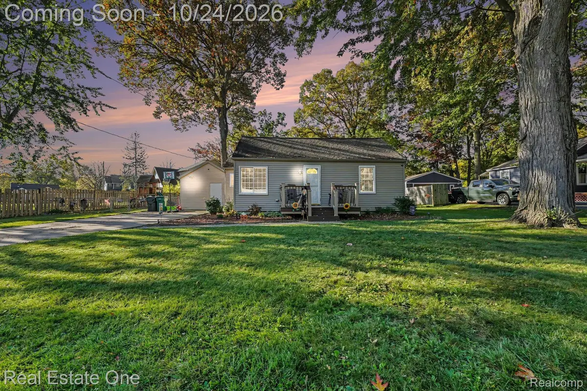 2164 Knollwood ST, Auburn Hills, MI 48326 - #1