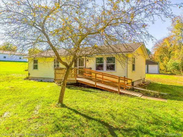 7226 Lamb RD S, Manchester, MI 48158