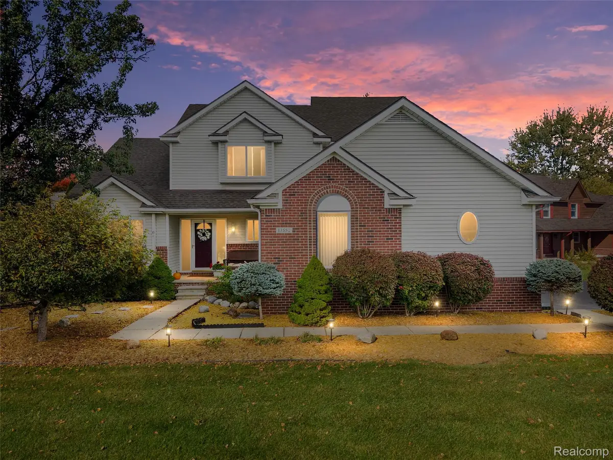 13552 Windmoor DR, South Lyon, MI 48178 - #1