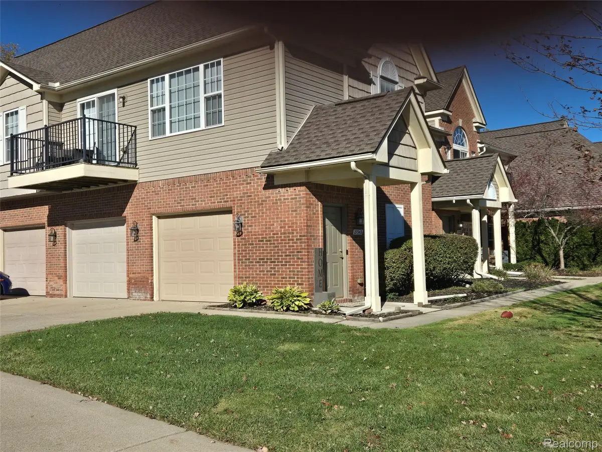 27343 Hidden Oaks DR, Trenton, MI 48183 - #1
