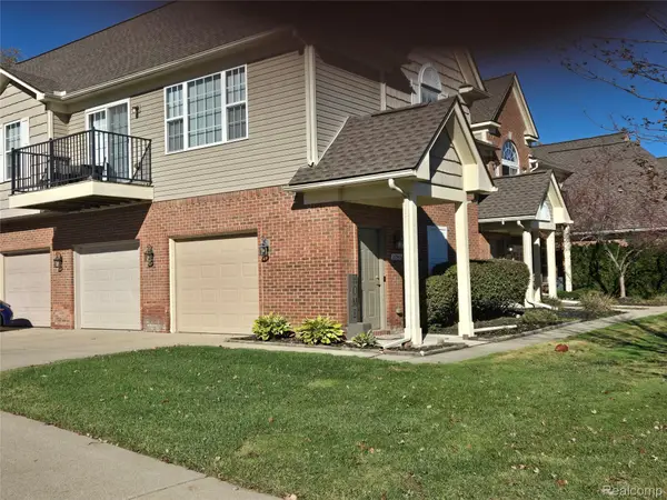 27343 Hidden Oaks DR, Trenton, MI 48183