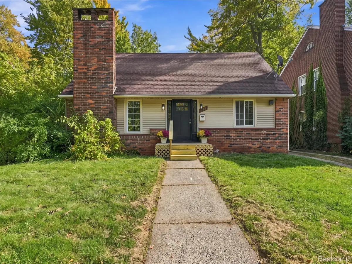 9975 W Outer DR, Detroit, MI 48223 - #1