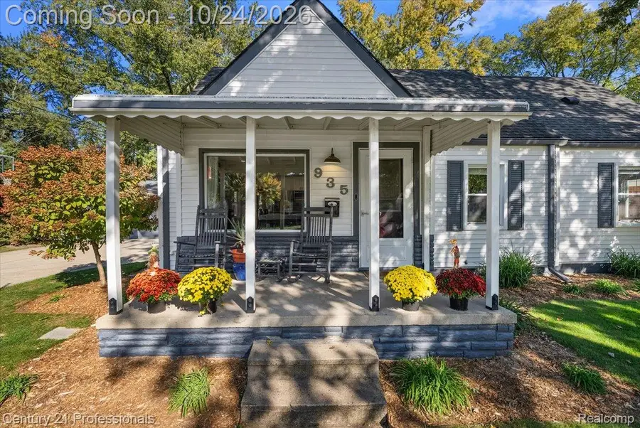 935 Ottawa DR, Royal Oak, MI 48073 - #3