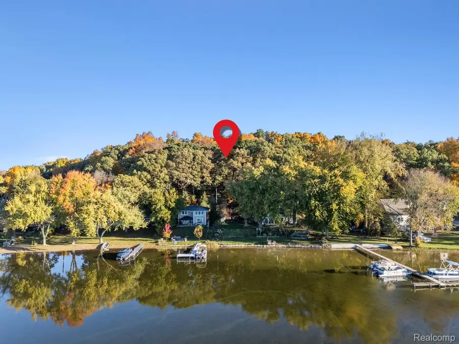 5718 Joslin Lake DR, Gregory, MI 48137 - #2