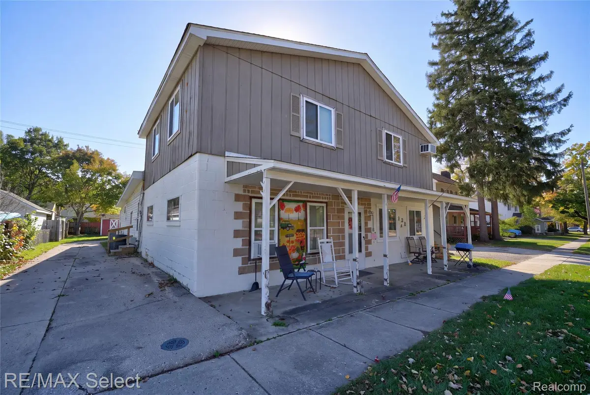 528 E Broad ST, Linden, MI 48451 - #1