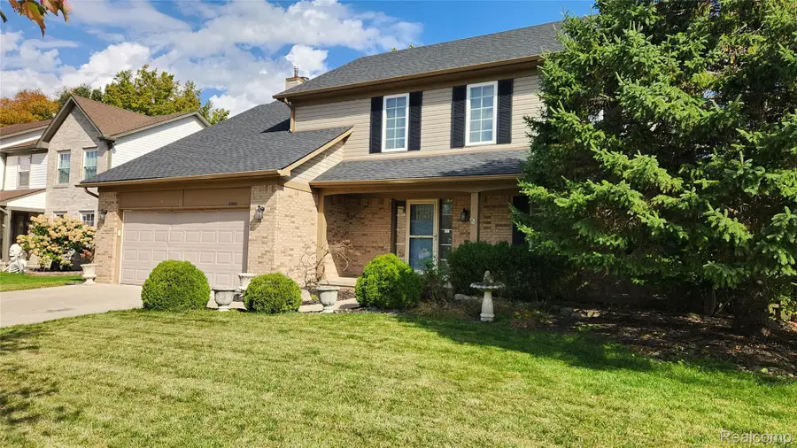22101 Sylvan AVE, Brownstown, MI 48134 - #2