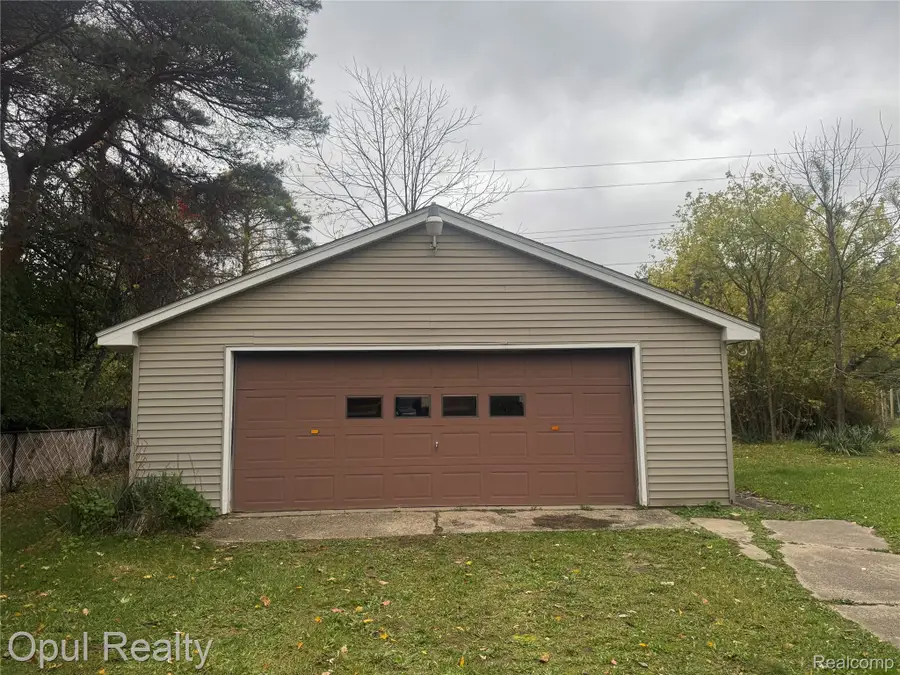 885 Sebek ST, Oxford, MI 48371 - #3