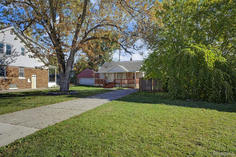 6890 Greenview AVE, Detroit, MI 48228 - #3