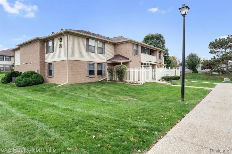 19673 Northridge DR 10 # 83, Northville, MI 48167 - #2