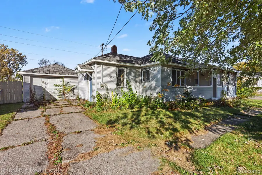 2723 Ohio ST, Saginaw, MI 48601 - #3