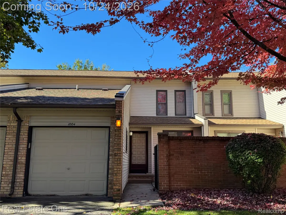 1004 Willow Grove CT, Rochester Hills, MI 48307 - #1