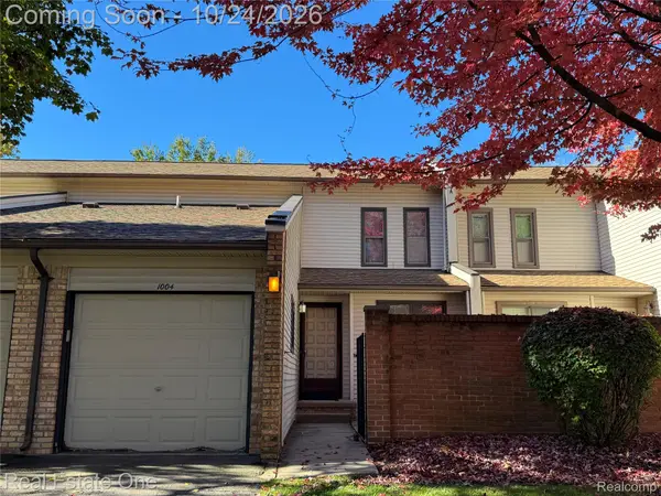 1004 Willow Grove CT, RochesterHills, MI 48307