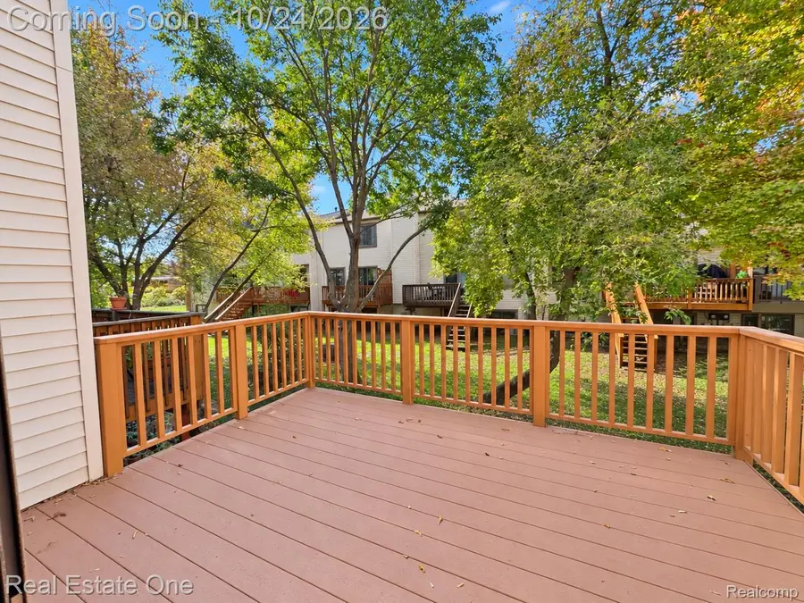 1004 Willow Grove CT, Rochester Hills, MI 48307 - #3