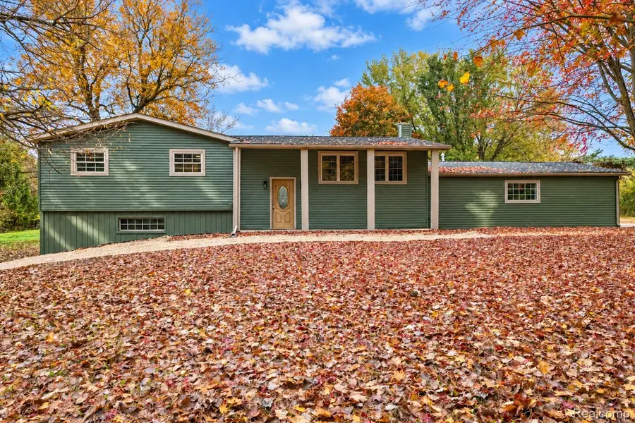 10378 McKinley RD, Montrose, MI 48457 - #2