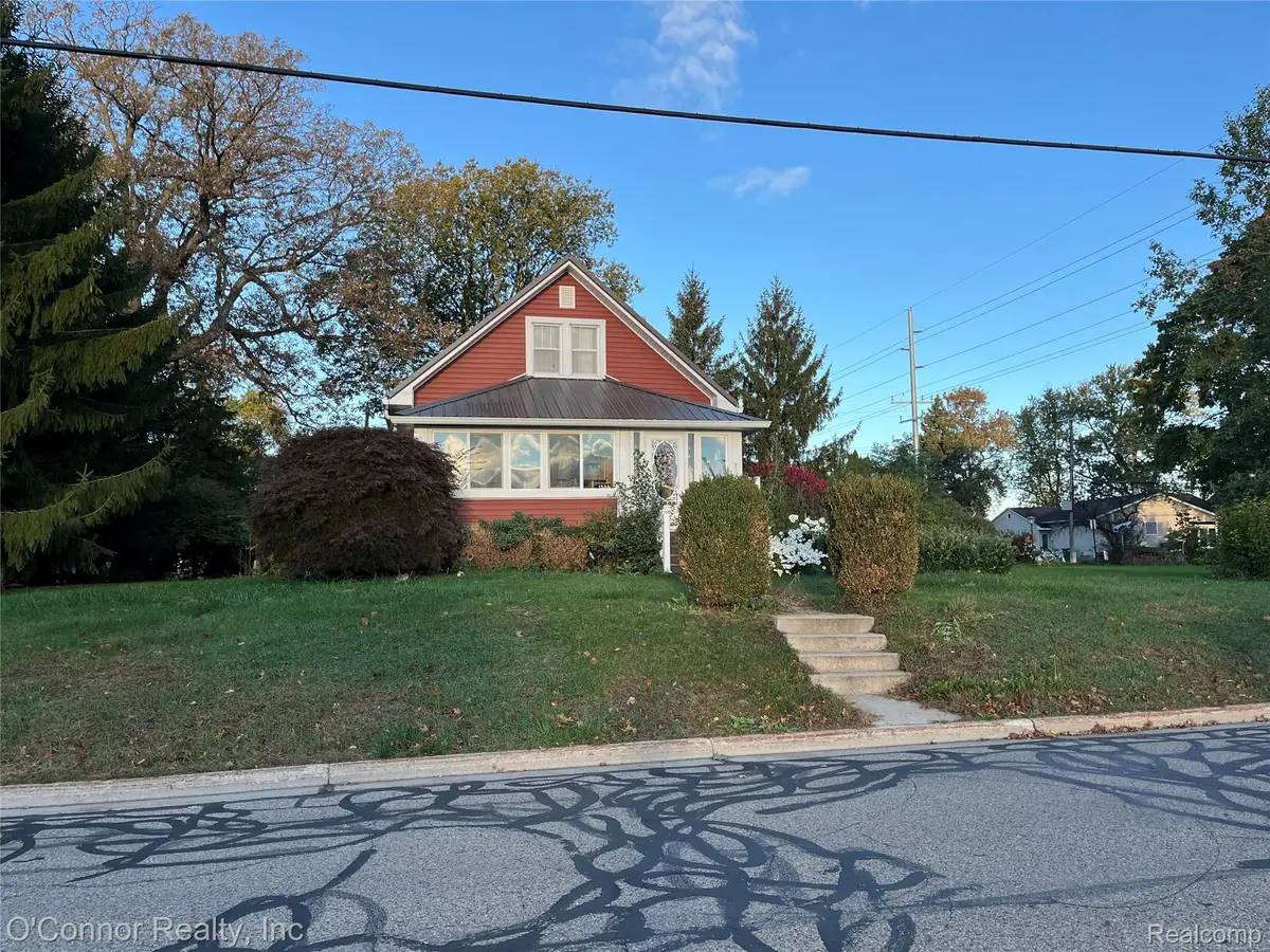1504 S Riverside AVE, Saint Clair, MI 48079 - #1