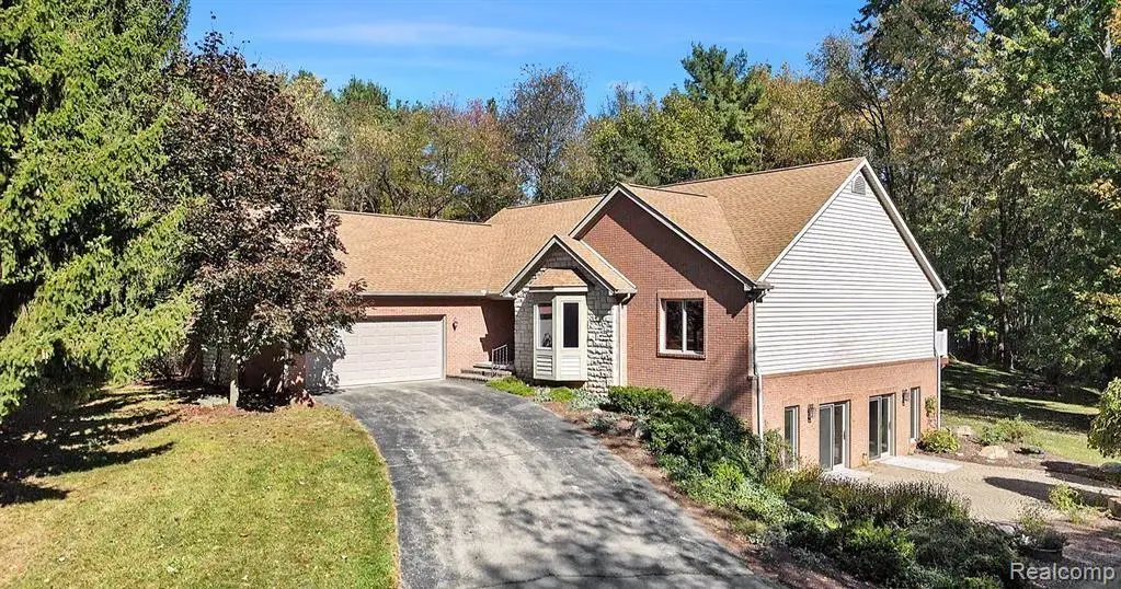 5690 White Lake RD, Clarkston, MI 48346 - #1