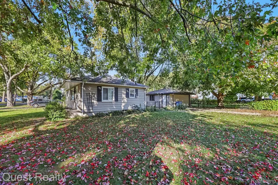 3460 Watkins Lake RD, Waterford, MI 48328 - #2