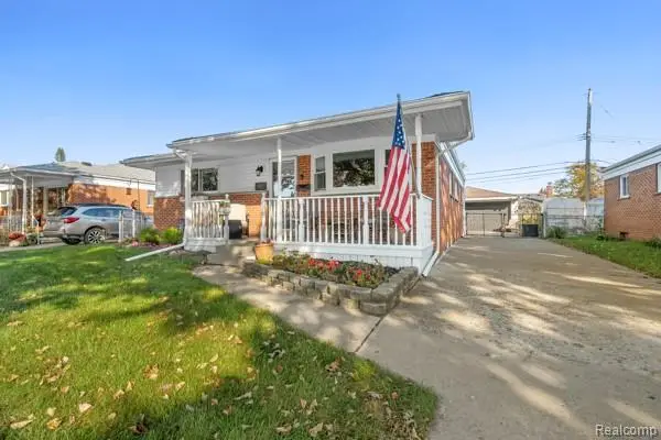 9011 Laurence AVE, Allen Park, MI 48101 - #2