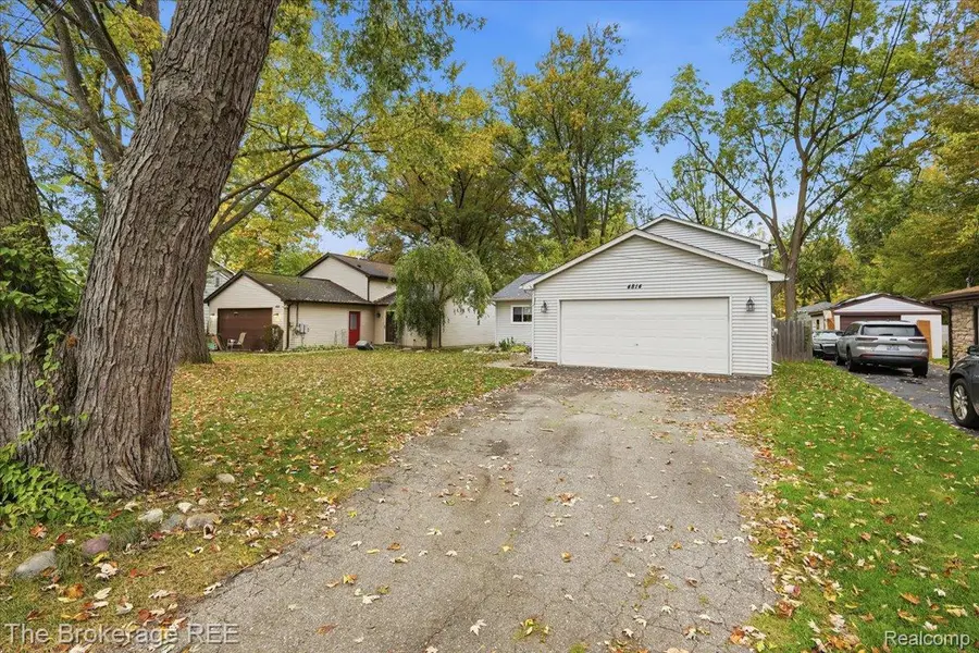 4814 Fenmore AVE, Waterford, MI 48328 - #3