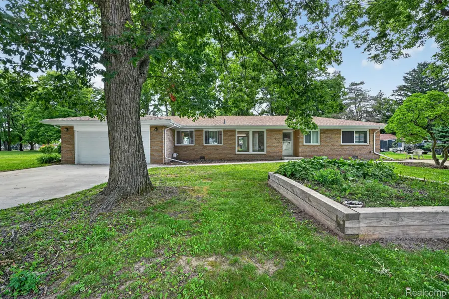 4877 Orchard LN, Owosso, MI 48867 - #3