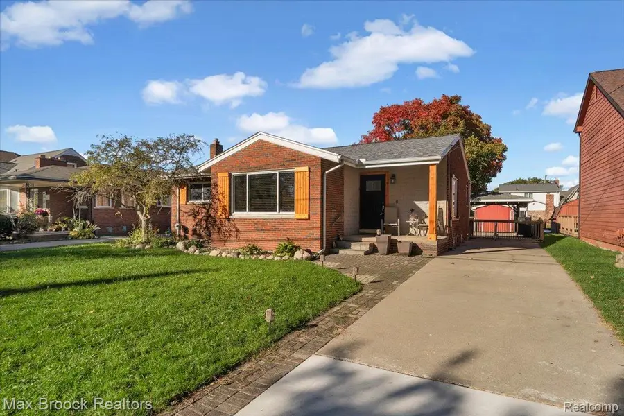22461 Revere ST, Saint Clair Shores, MI 48080 - #2