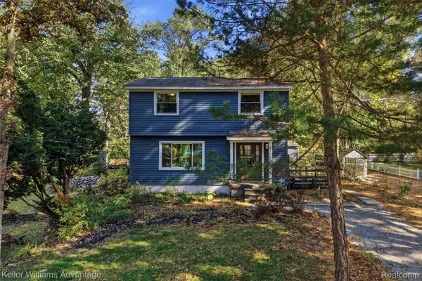 4100 Long Leaf, CommerceTwp, MI 48382