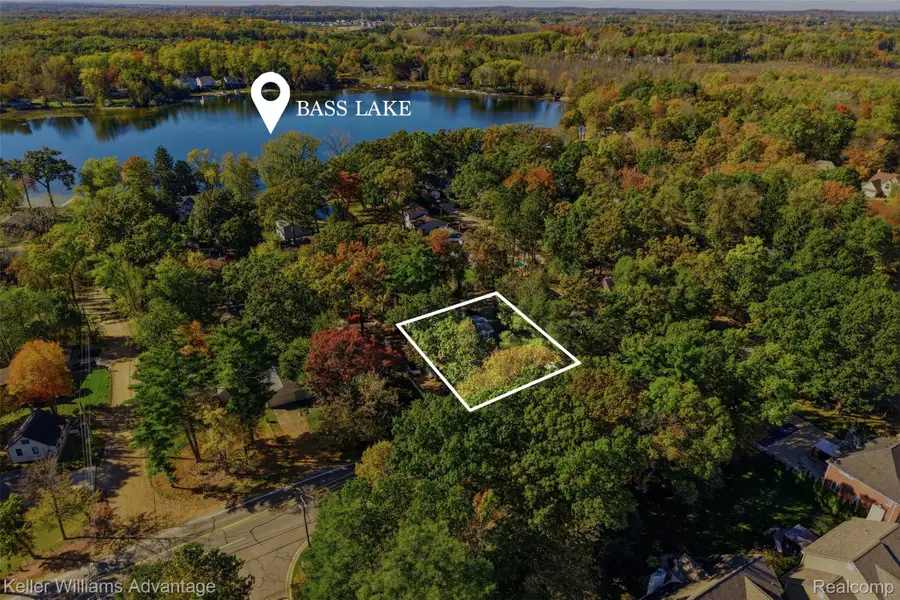 4100 Long Leaf, Commerce Township, MI 48382 - #2