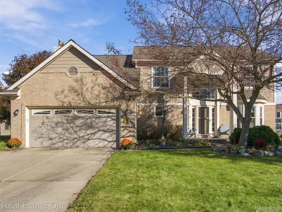 5606 Adderstone DR, Clarkston, MI 48346 - #2