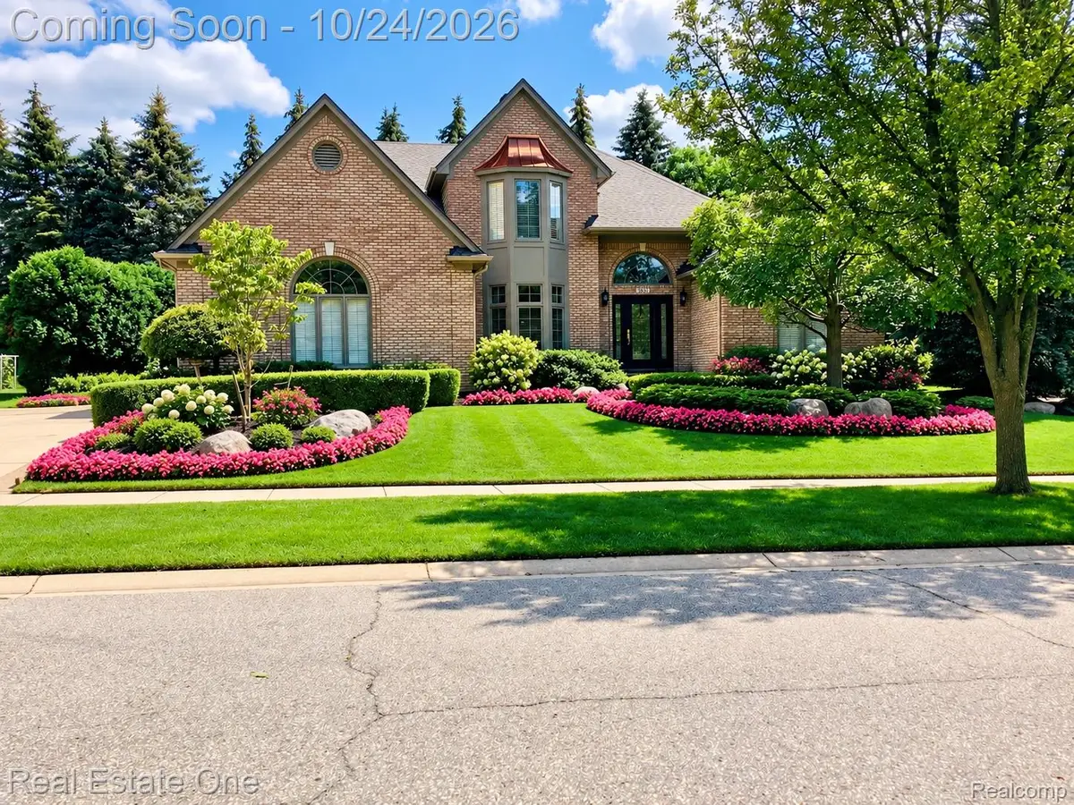 3623 Nesting Ridge DR, Rochester Hills, MI 48309 - #1