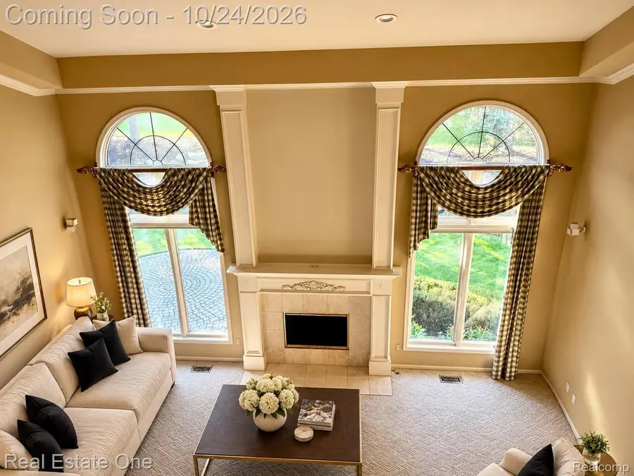 3623 Nesting Ridge DR, Rochester Hills, MI 48309 - #2