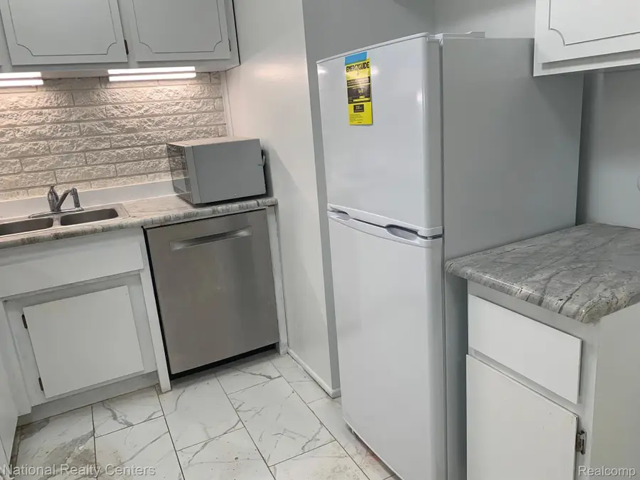 2245 S WALTON BLVD  # Unit 58, Rochester Hills, MI 48309 - #2