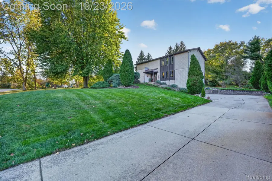 41 Hurondale DR, White Lake, MI 48386 - #2