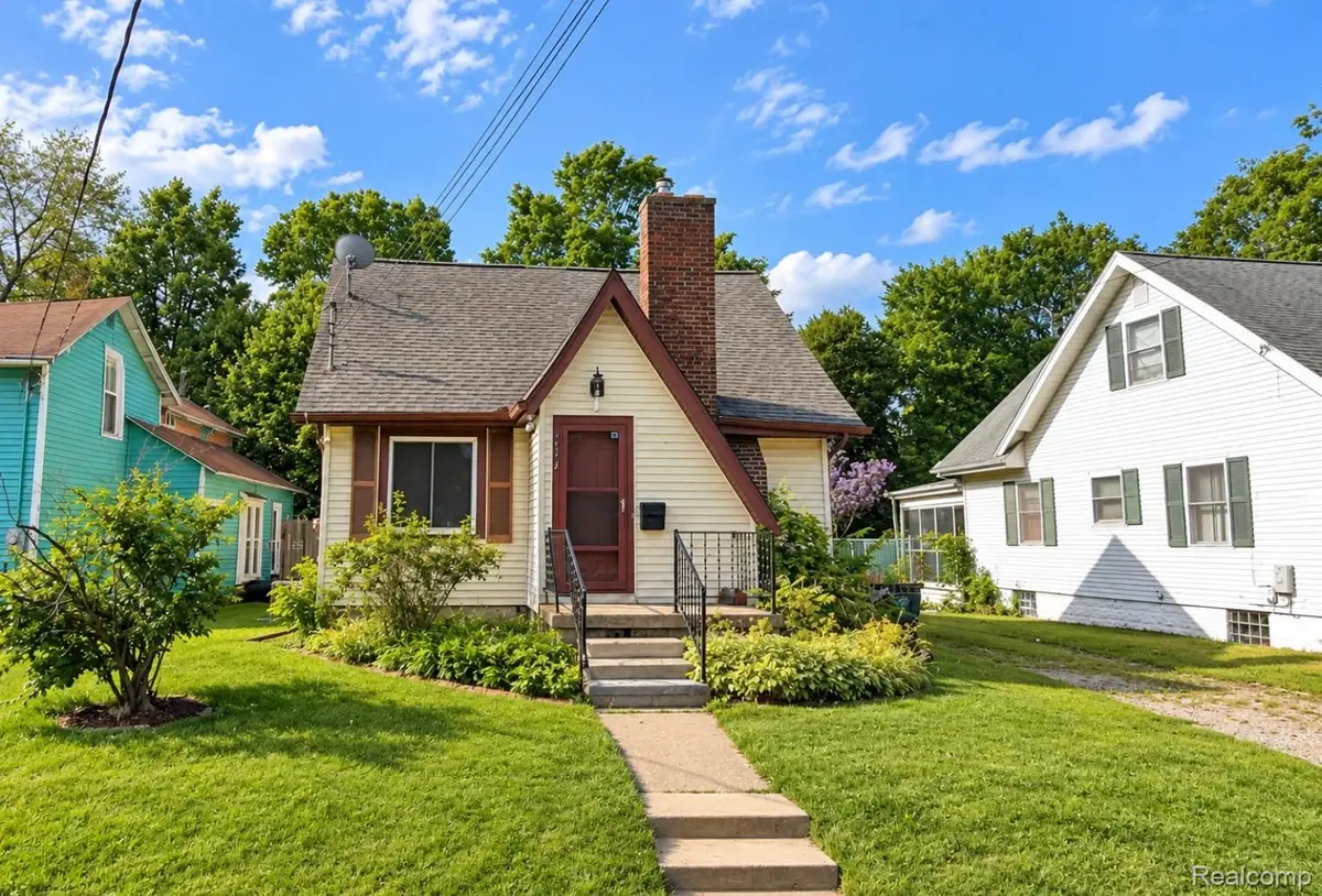 1520 E Oakland AVE, Lansing, MI 48906 - #1