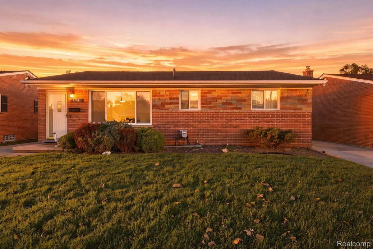 1734 Chaucer AVE, Madison Heights, MI 48071 - #1