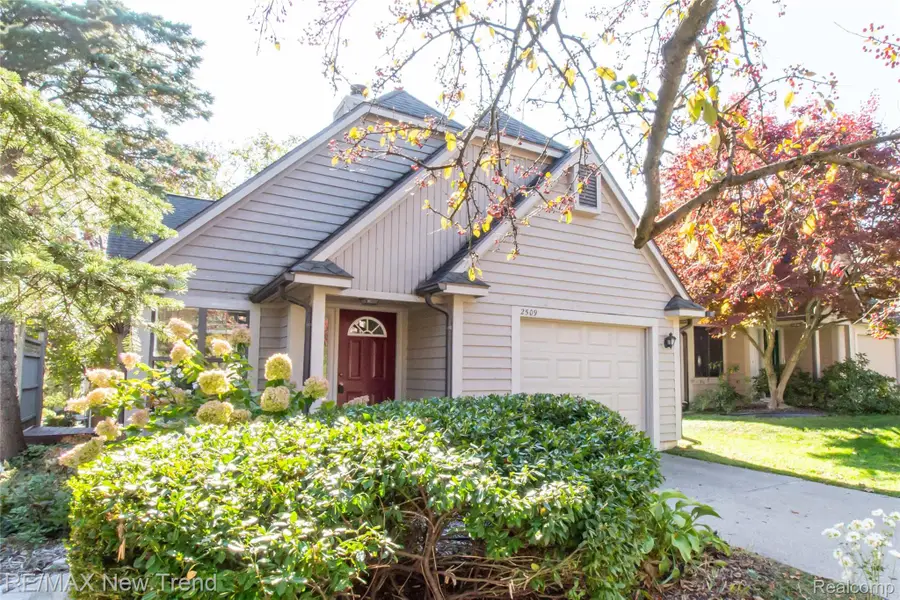 2509 COUNTRY VILLAGE, Ann Arbor, MI 48103 - #2