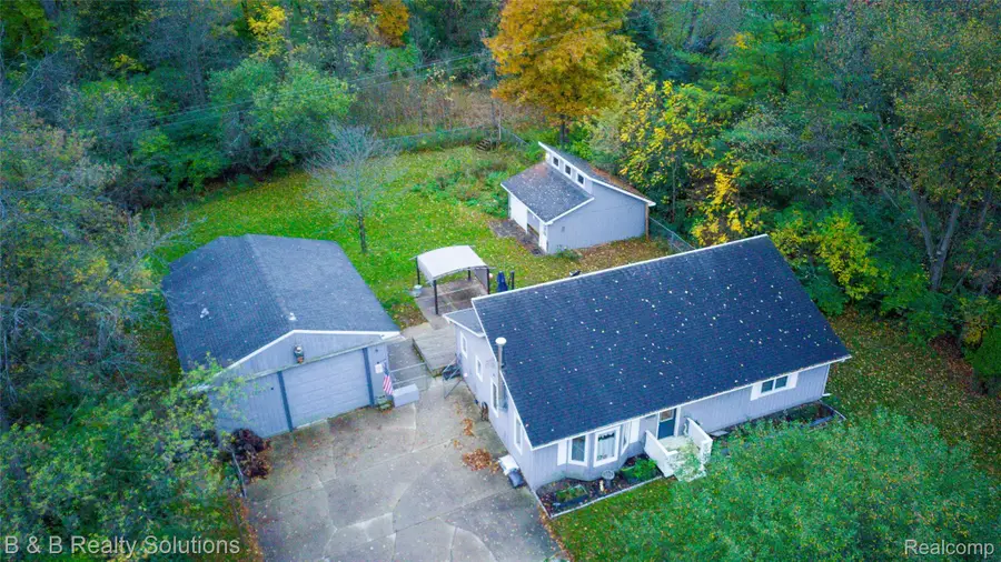 7171 Stanley RD, Flushing, MI 48433 - #2