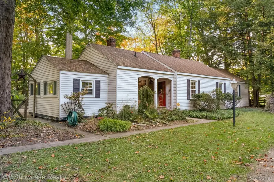 16007 Oak DR, Livonia, MI 48154 - #2
