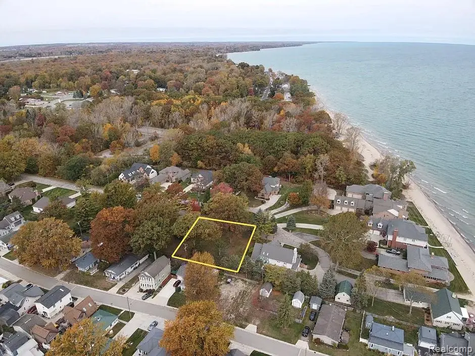 2995 Sandy Oaks LN, Fort Gratiot, MI 48059 - #1