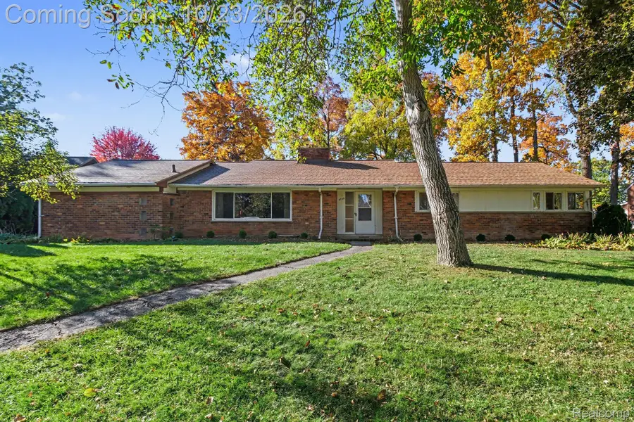 4739 Westlawn PKWY, Waterford, MI 48328 - #2