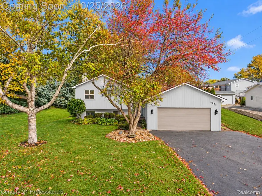 2321 Marwood DR, Waterford, MI 48328 - #2
