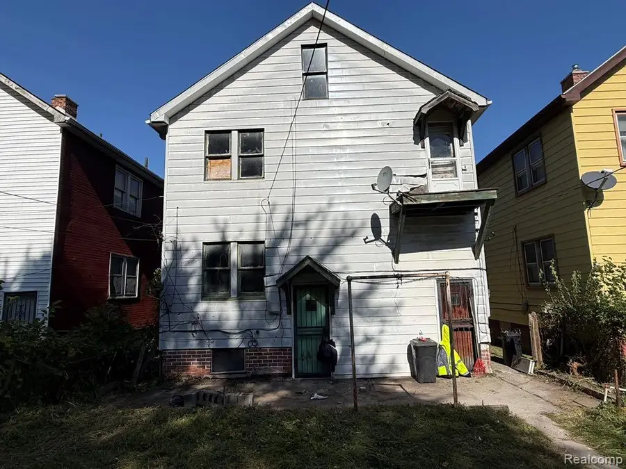 8834 Neal ST, Detroit, MI 48214 - #2