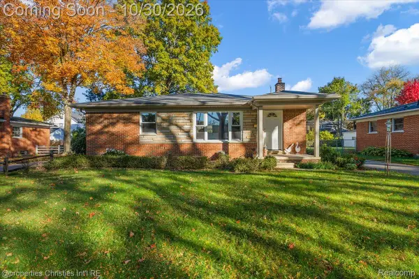 1481 Hazel ST, Birmingham, MI 48009