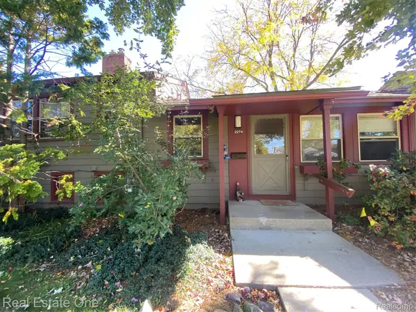 2274 Parkwood AVE, AnnArbor, MI 48104