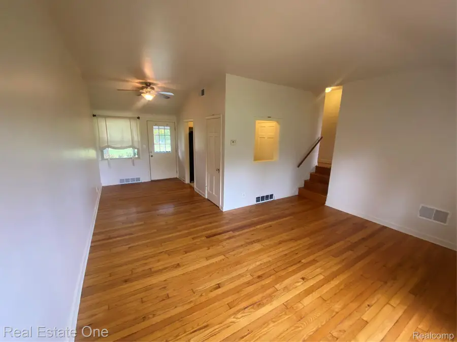 2274 Parkwood AVE, Ann Arbor, MI 48104 - #2