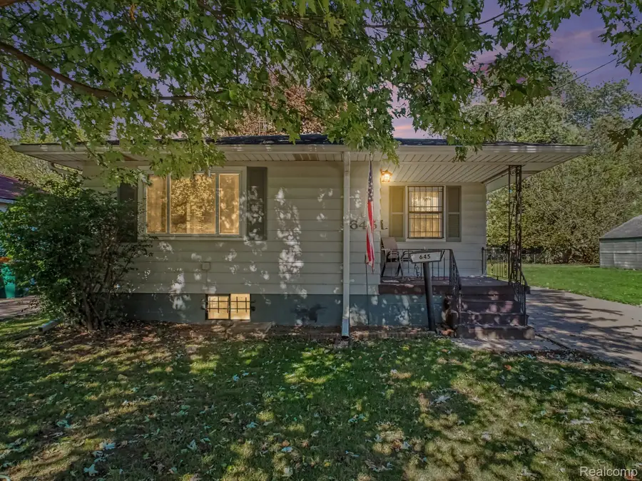 645 Elm ST, Mount Morris, MI 48458 - #2